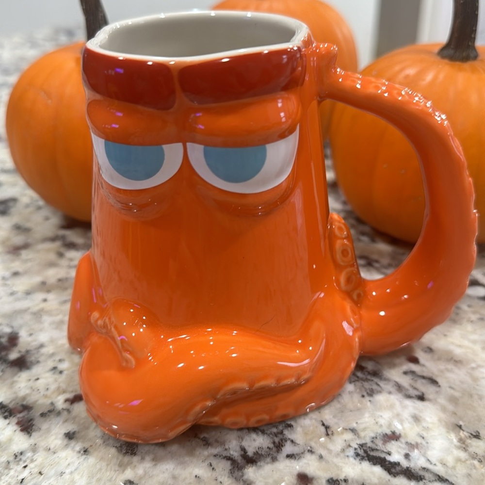 DISNEY FINDING DORY HANK THE OCTOPUS SHAPED MUG - Picture 3 of 6